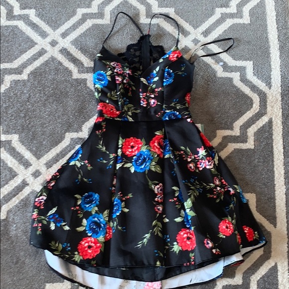 NWT Semi-Formal Floral Mini Dress WITH POCKETS - Picture 2 of 7